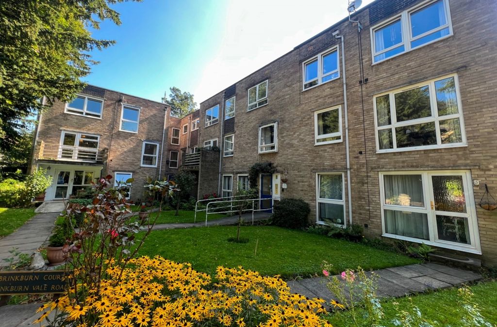 Property photo 1 of 18 Front External