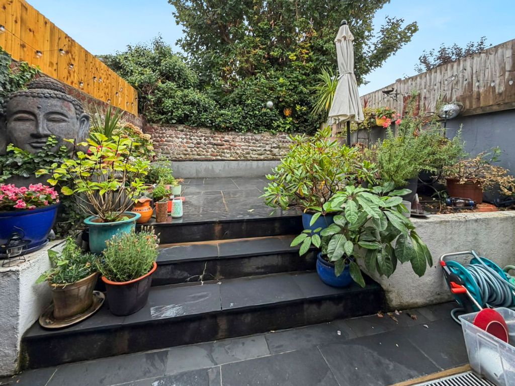 Property photo 2 of 19