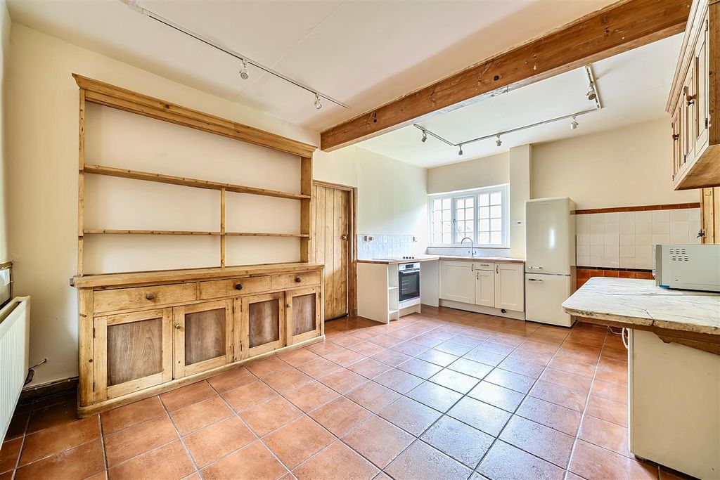 Property photo 3 of 15 Kitchen