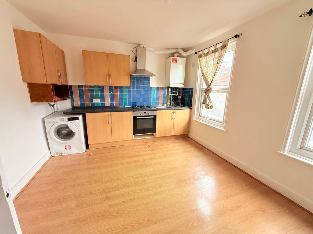 Property photo 2 of 8