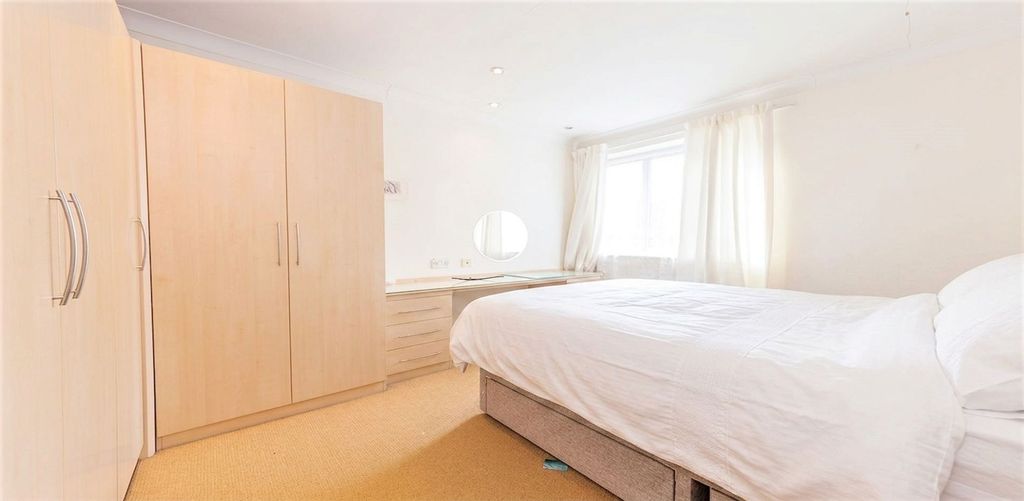 Property photo 3 of 3