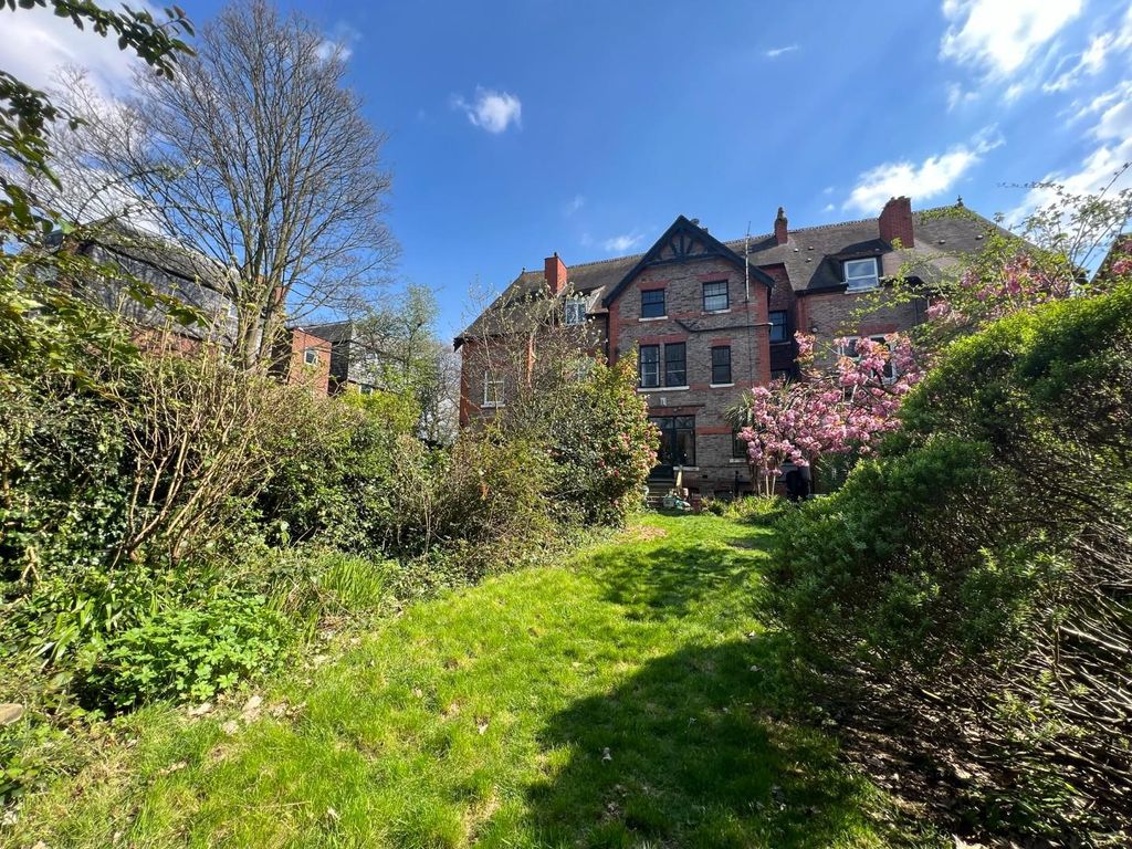 Property photo 2 of 36