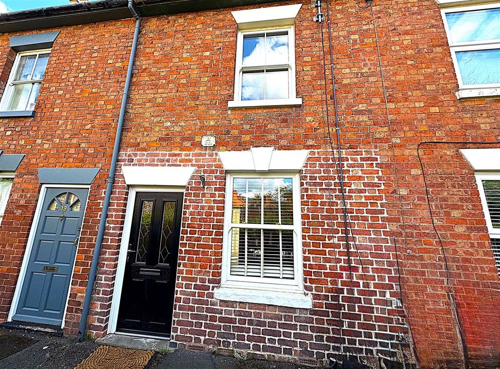 Property photo 1 of 14 Front (2).Jpg