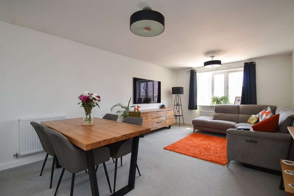 Property photo 3 of 17 Open Plan Living