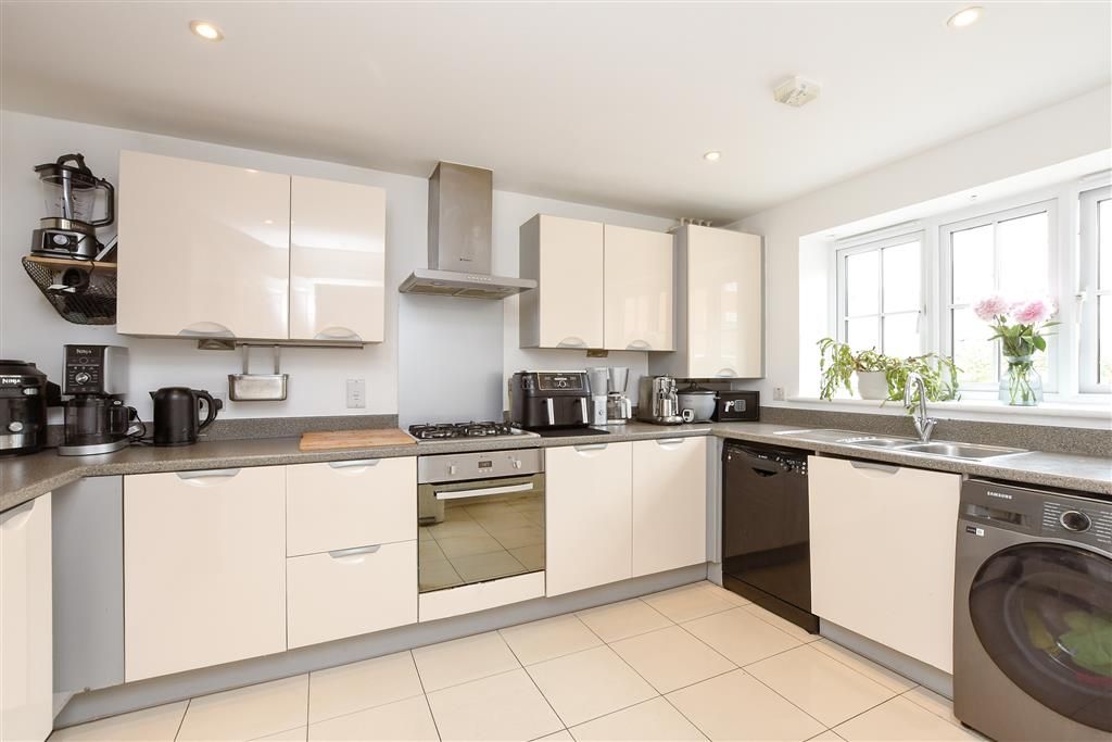 Property photo 1 of 12 Kitchen