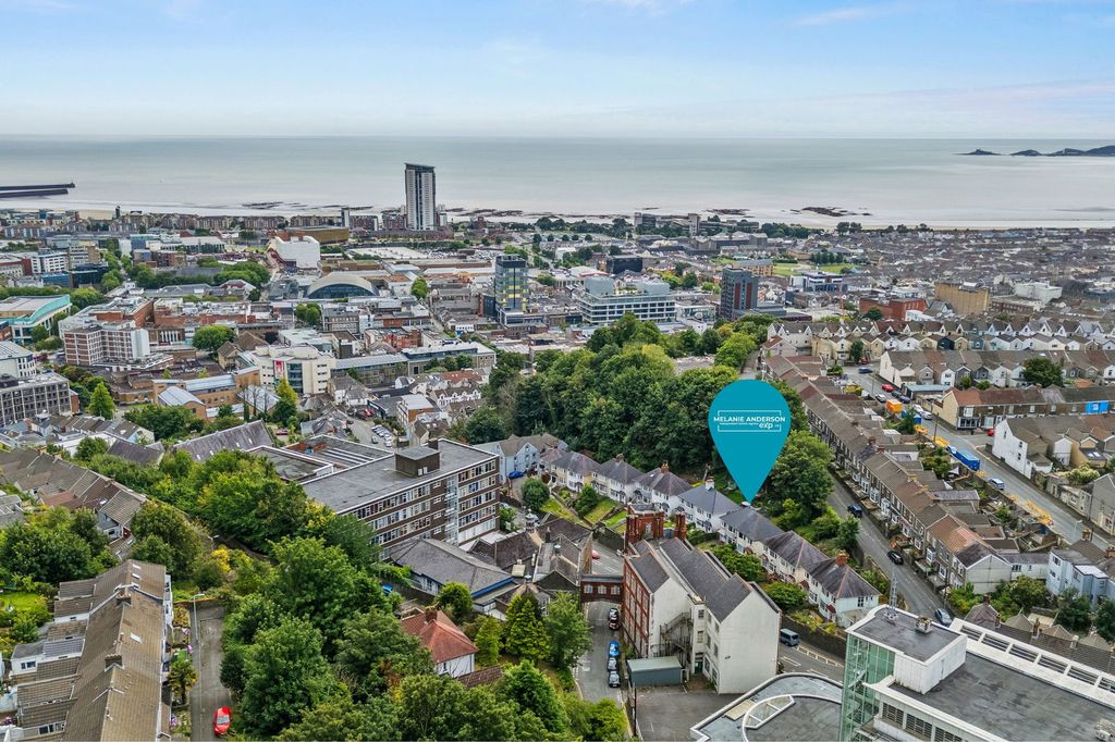 Property photo 1 of 26