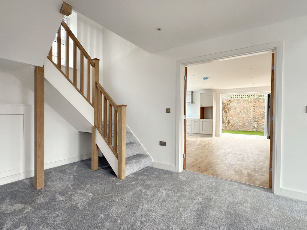Property photo 3 of 37