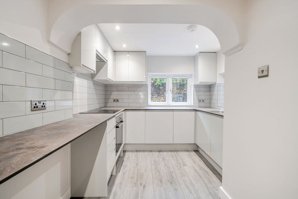 Property photo 1 of 12 1476863-9-6A2Aa45...