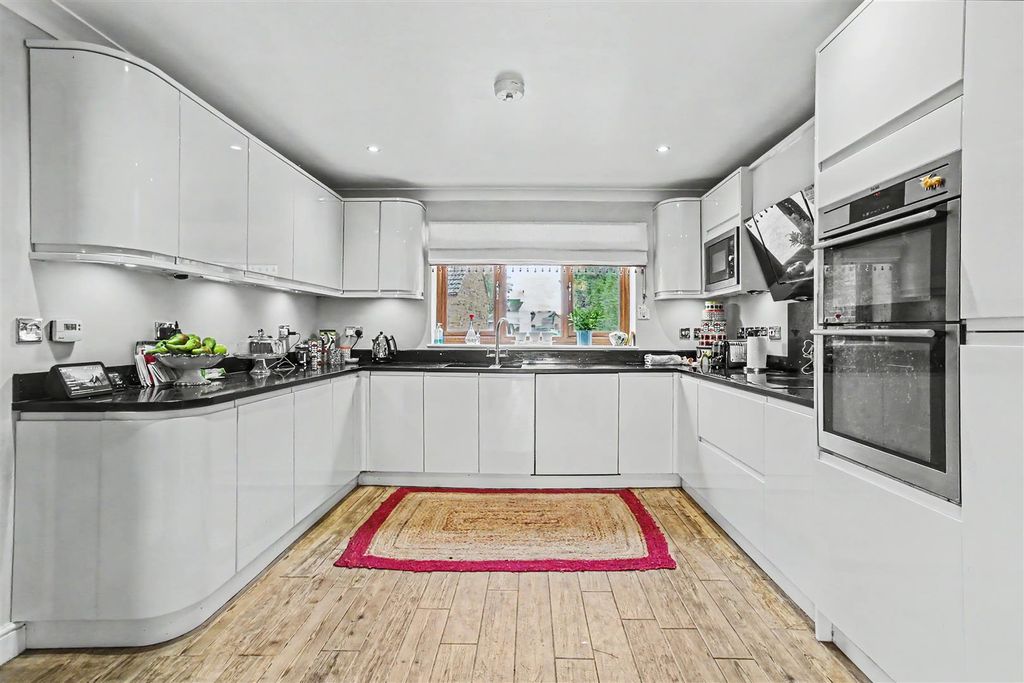 Property photo 2 of 32 Kitchen