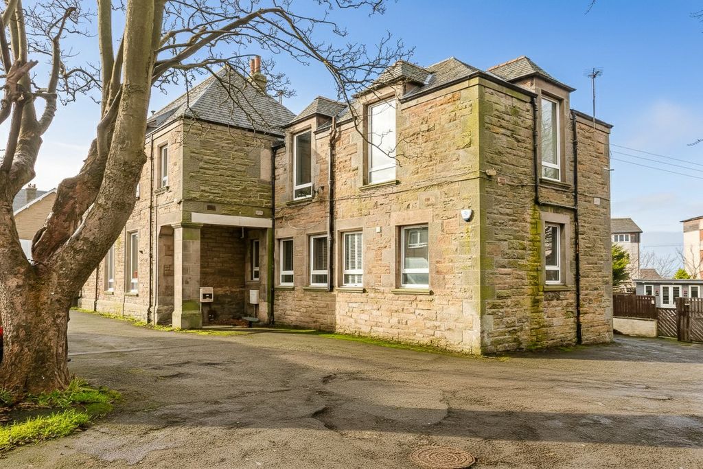 Property photo 1 of 23