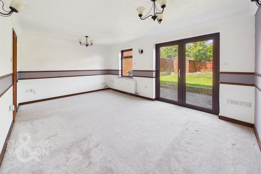 Property photo 2 of 17