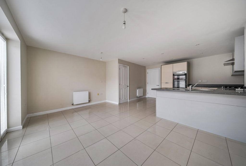 Property photo 3 of 16 1372032-16-6914Ad...