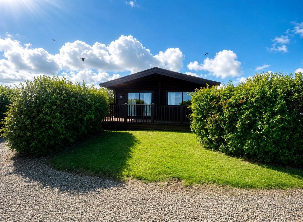 Property photo 1 of 17 Picture No. 12