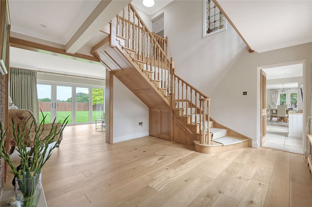 Property photo 2 of 33 Picture No. 61