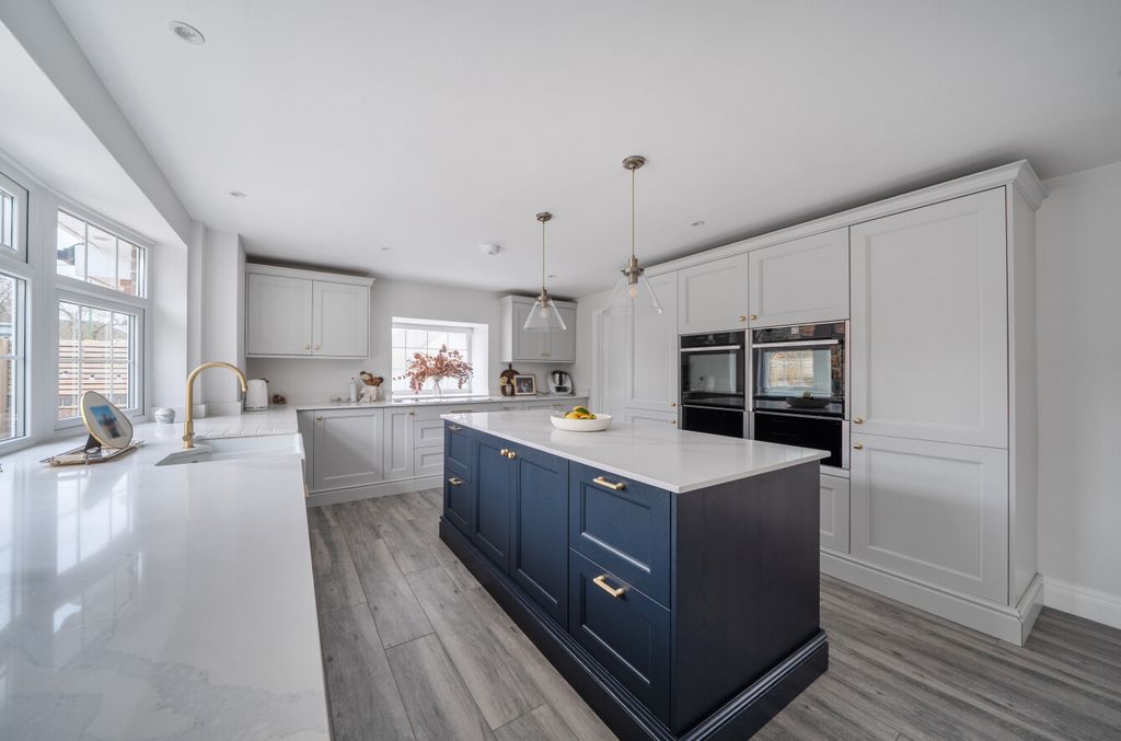 Property photo 1 of 18 1423472-14-69Aeee...
