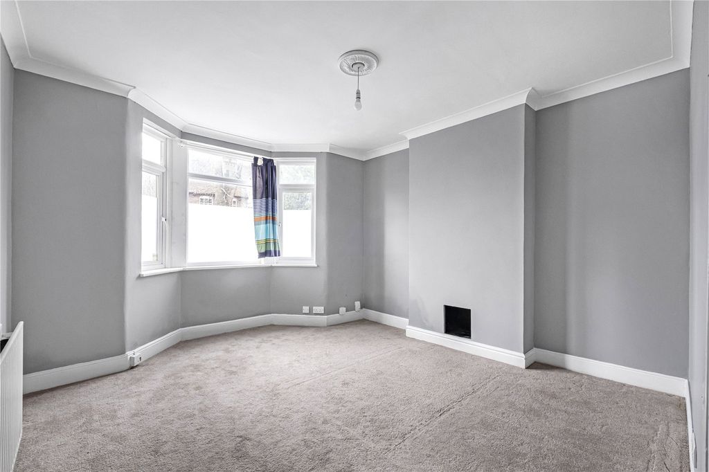 Property photo 2 of 11 Picture No. 12