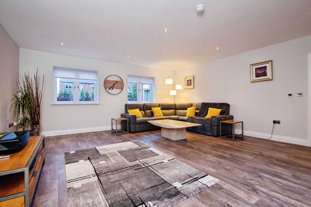 Property photo 3 of 20 Img_5294