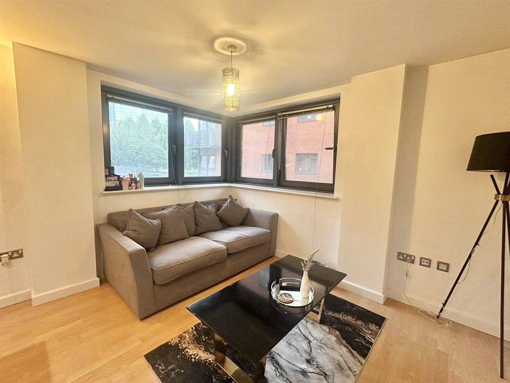 Property photo 3 of 11 7d399412-7Cb6-4Fc0-A64d-45Badfe5c1c8.Jpg