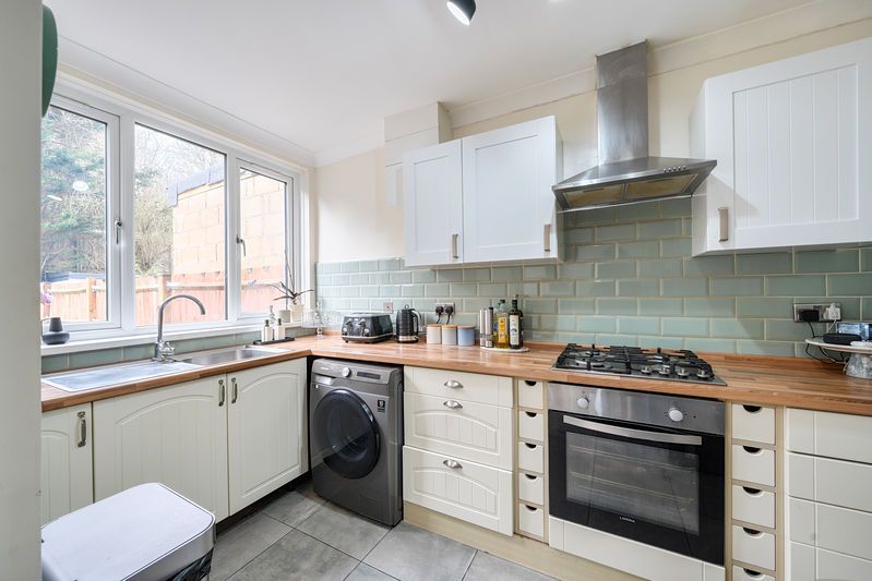 Property photo 3 of 14 Kitchen