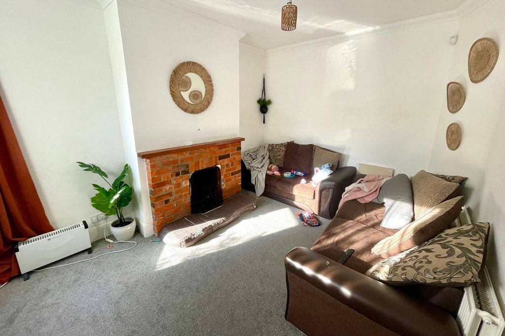 Property photo 2 of 21