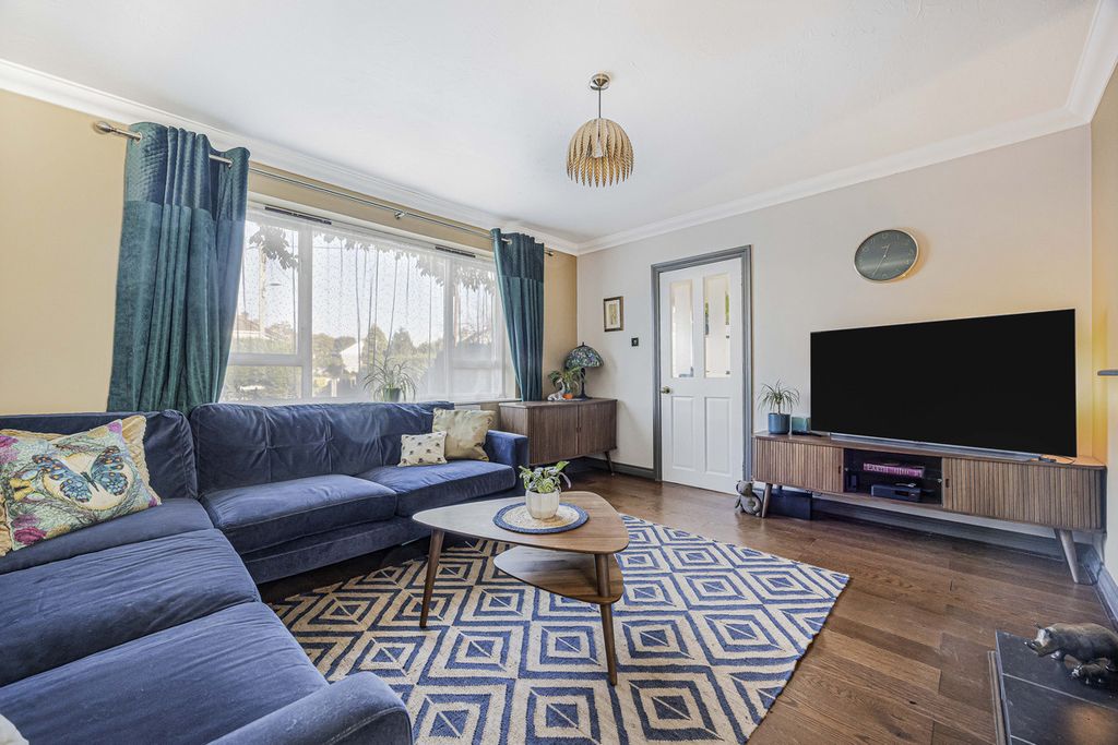 Property photo 3 of 21