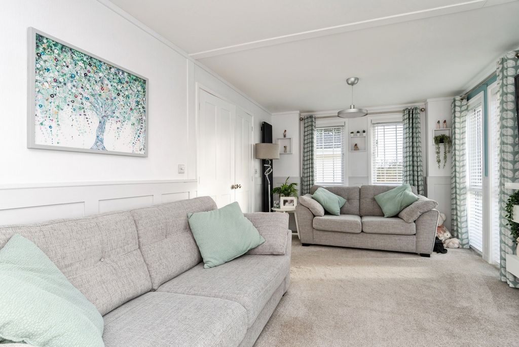 Property photo 2 of 17 Pbox-Img.Jpg