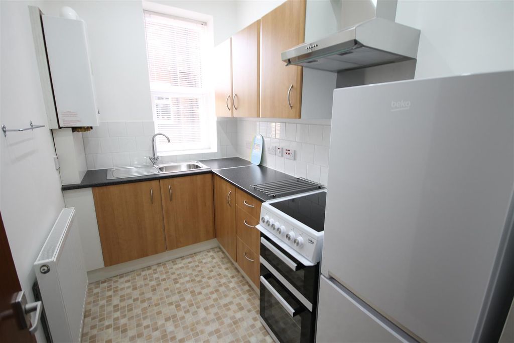 Property photo 3 of 13 Kitchen
