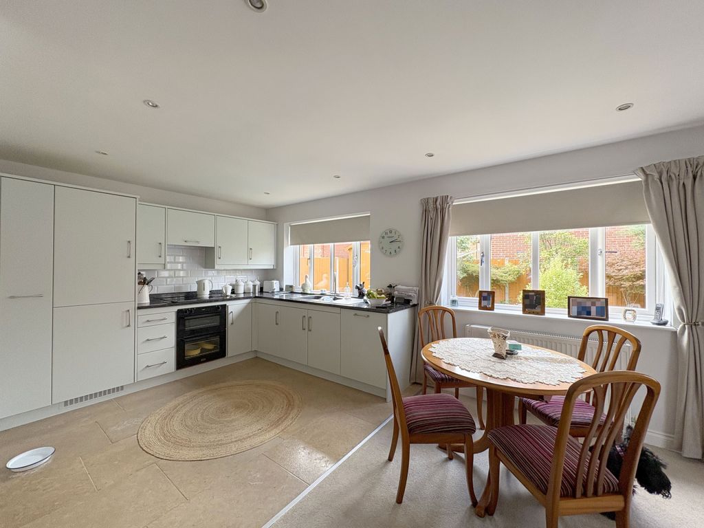 Property photo 3 of 19 Gallery