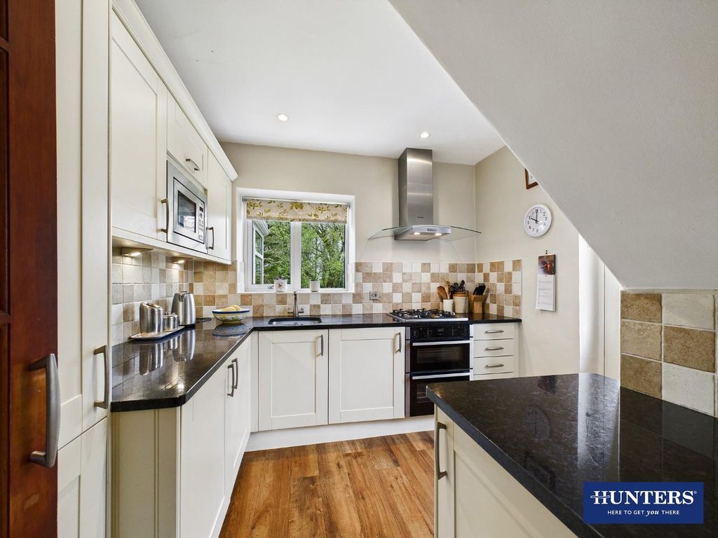 Property photo 2 of 24 Kitchen