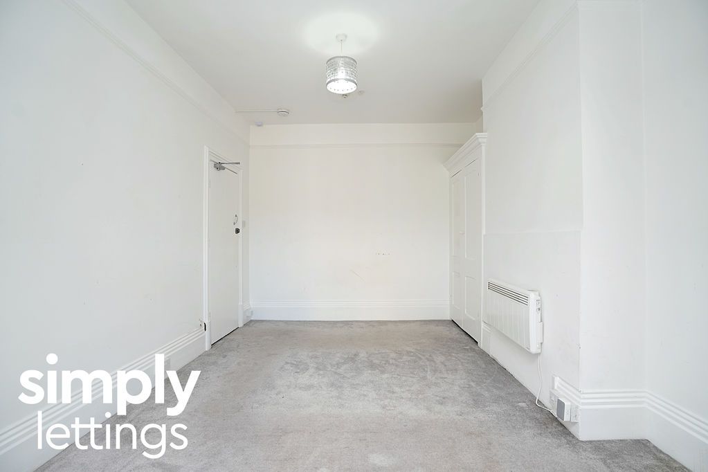 Property photo 3 of 6 Photo 2