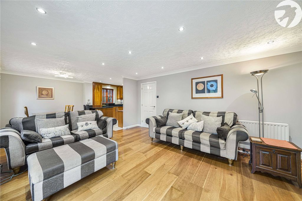 Property photo 3 of 41 Living Room