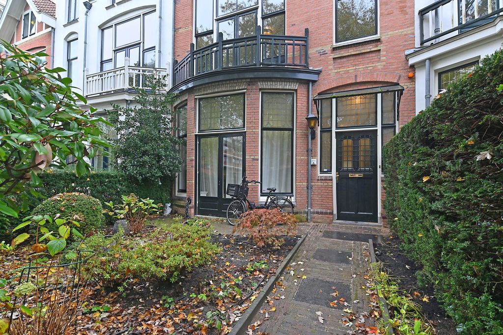 Property photo 2 of 42