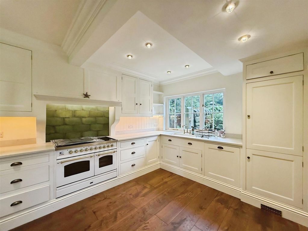 Property photo 2 of 23 Kitchen