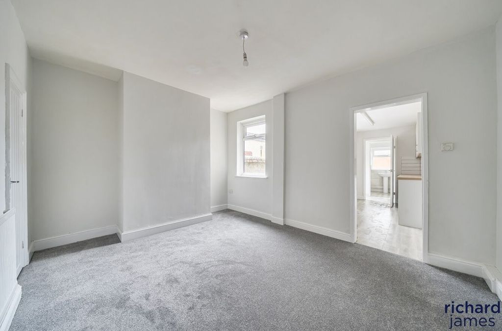 Property photo 2 of 11 Ef7748Bde0A043429Fdeb842232548dc