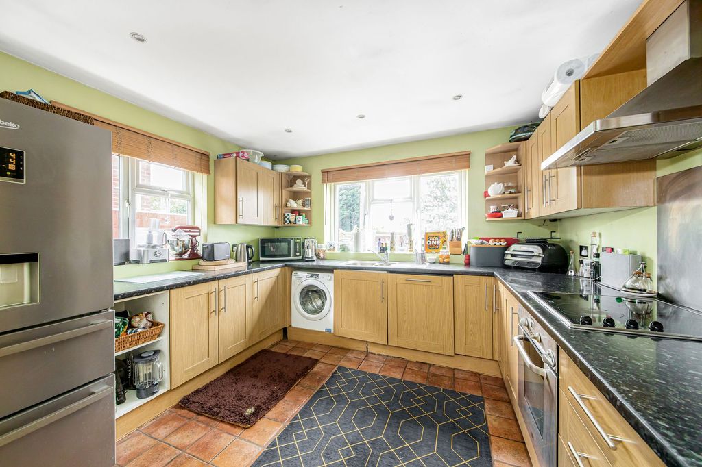 Property photo 2 of 19