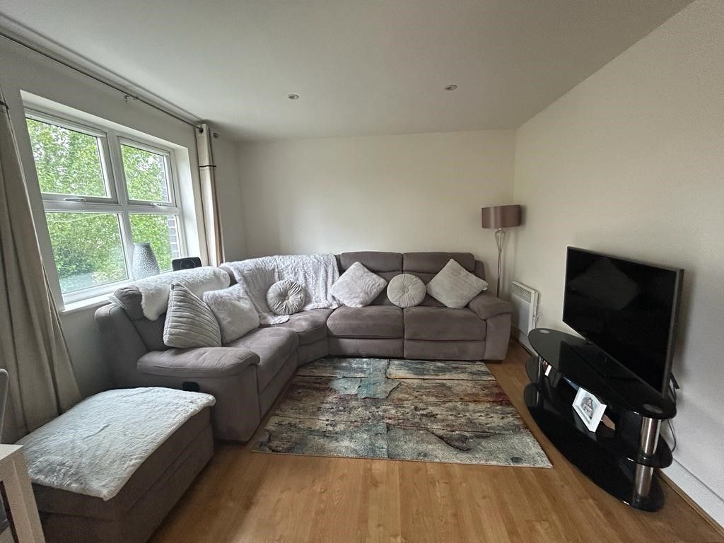 Property photo 2 of 8