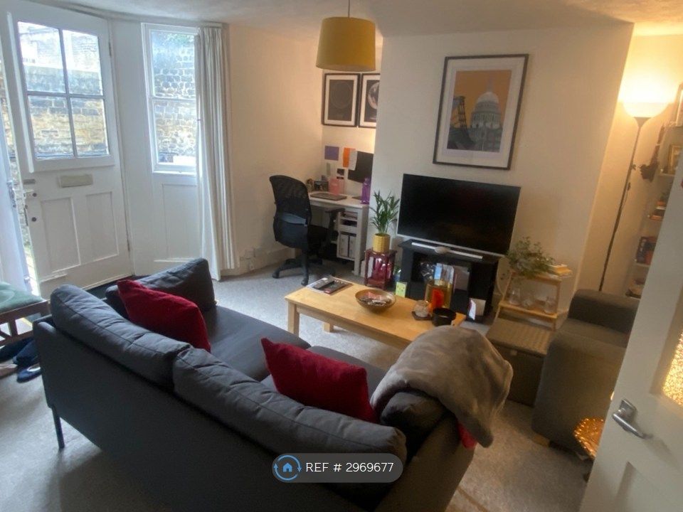 Property photo 3 of 7 Sitting Room