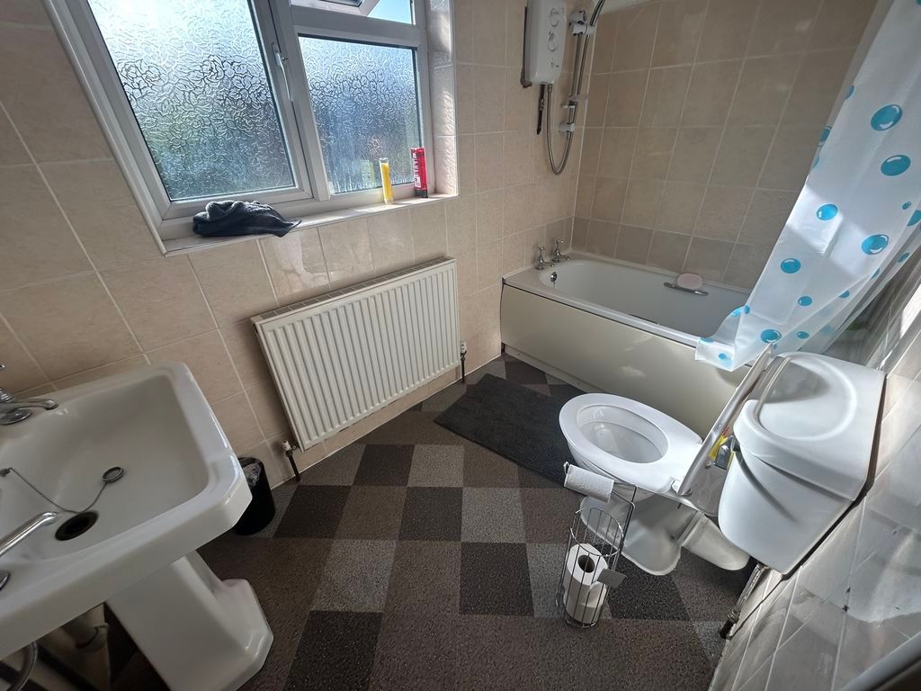 Property photo 3 of 10 Photo 8