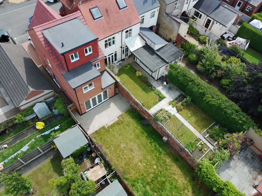 Property photo 2 of 25