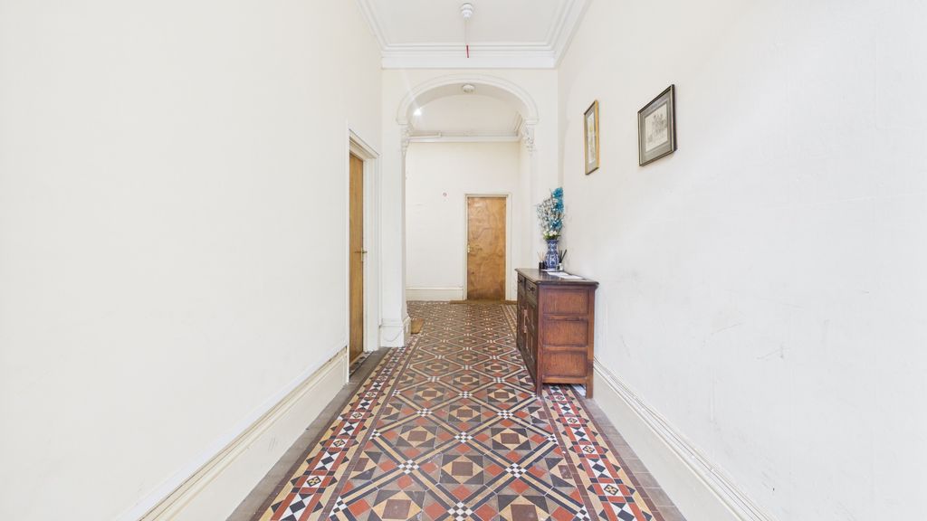 Property photo 2 of 38 5255573