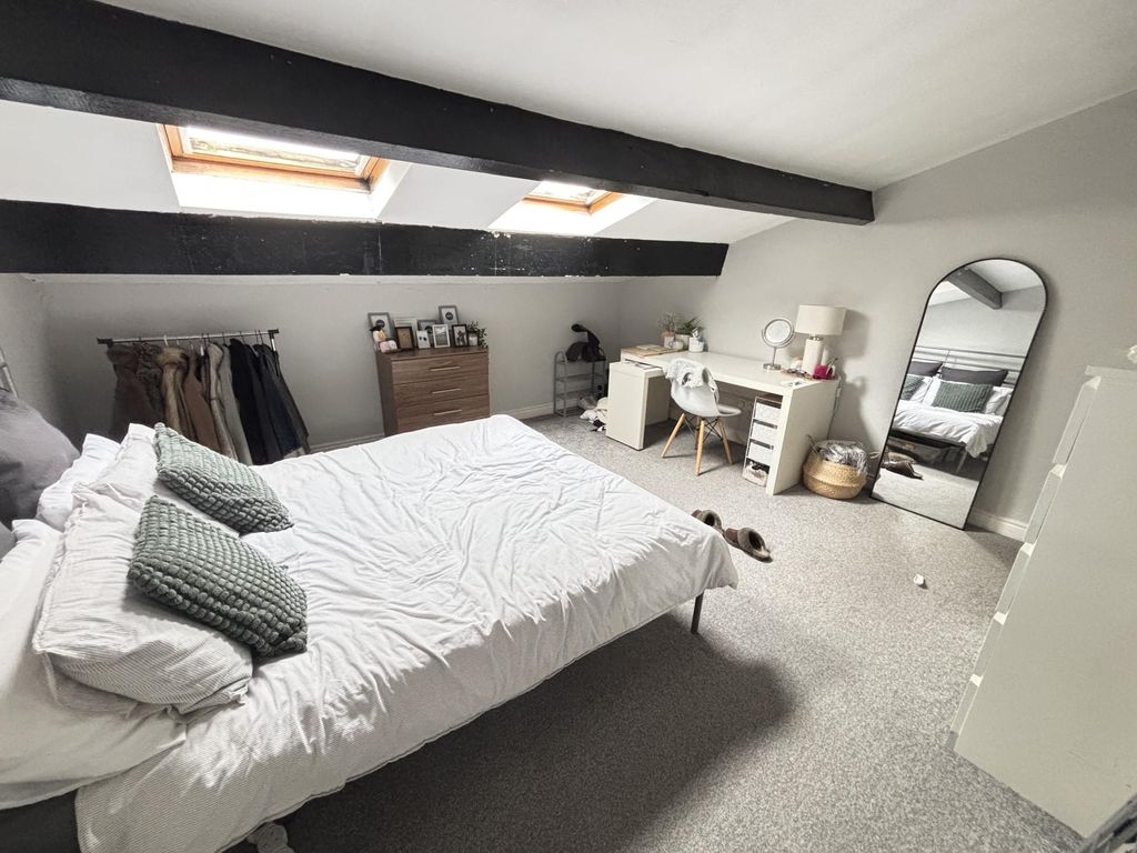 Property photo 2 of 13 Bright And Airy Master Bedroom With Large Windows,...