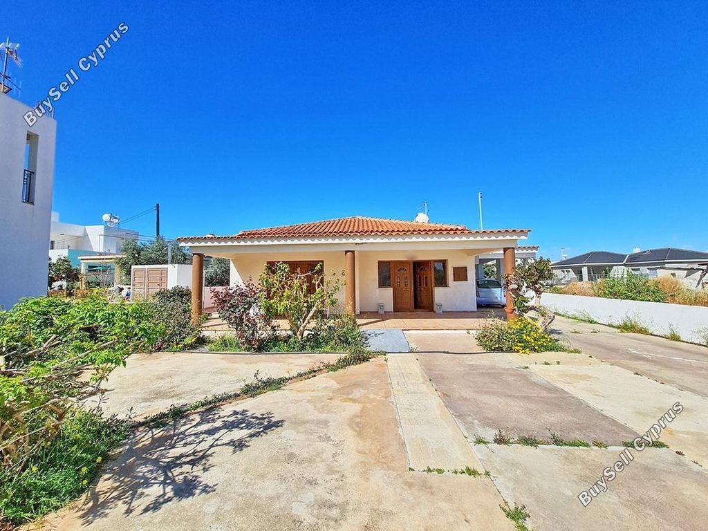 Property photo 1 of 28