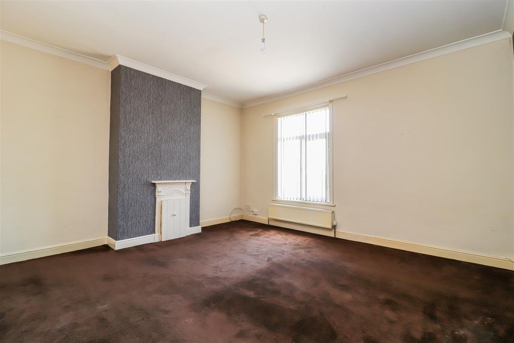 Property photo 3 of 7 Bedroom One