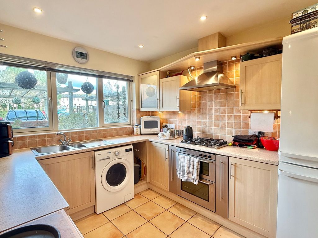 Property photo 3 of 18