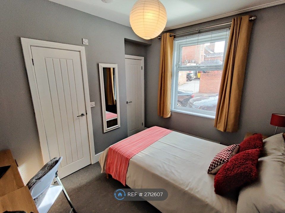 Property photo 2 of 20