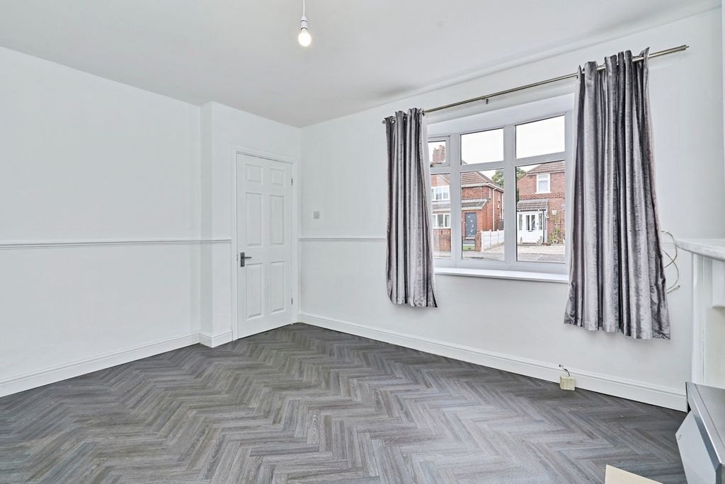 Property photo 3 of 16 Pbox-Img.Jpg