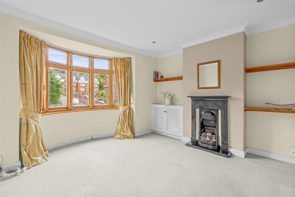 Property photo 2 of 14 191C West Wycombe Road, Hp12 3Af-1.Jpg
