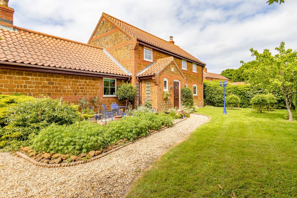 Property photo 3 of 45 4122426