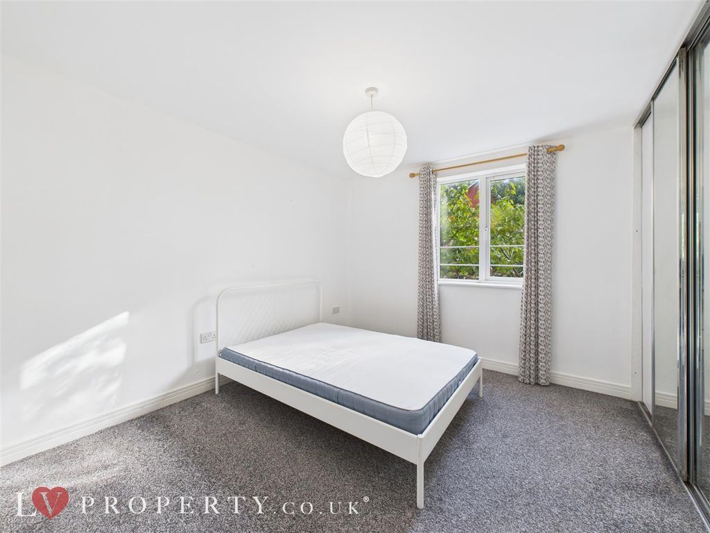 Property photo 3 of 14 Cam05016G0-Pr0120-Still003.Jpg