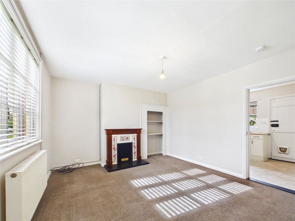 Property photo 2 of 12 Picture No. 17